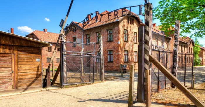 Auschwitz tours